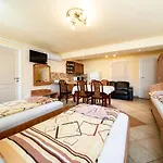 Bed & Breakfast Szenti Vendeghaz Ráb