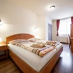 Bed & Breakfast Szenti Vendeghaz