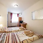 Bed & Breakfast Szenti Vendeghaz Ráb