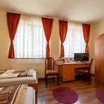 Bed & Breakfast Szenti Vendeghaz 3*
