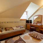 Szenti Vendeghaz Bed & Breakfast