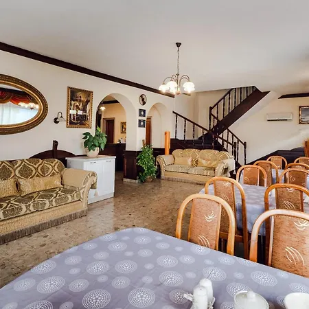 فندق مبيت وإفطار Szenti Vendeghaz
