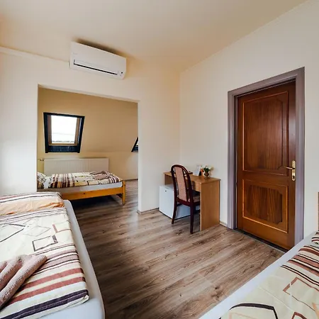 Bed & Breakfast Szenti Győr