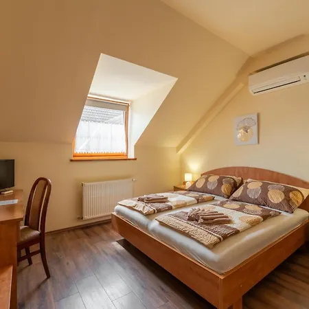 Szenti Bed & Breakfast