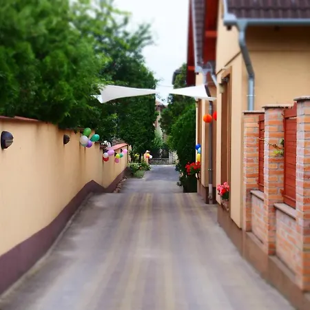 Bed & Breakfast Szenti 3*